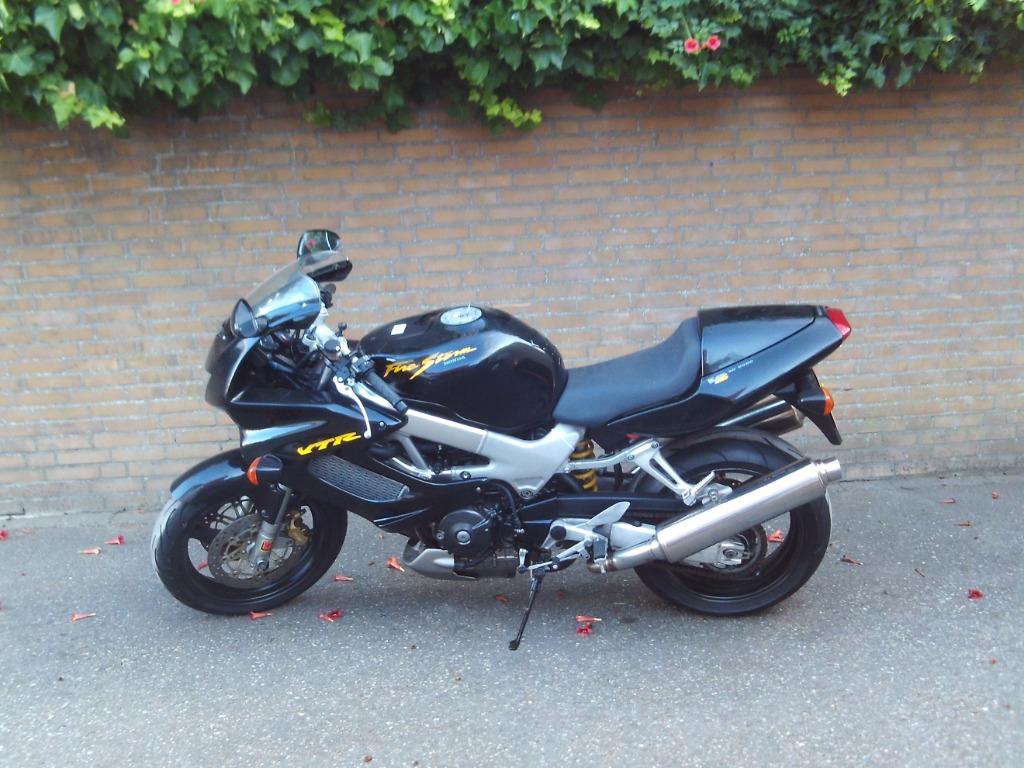 Honda VTR 1000F bj 97 gaat weg in onderdelen, Motoren, Ophalen of Verzenden, Gebruikt