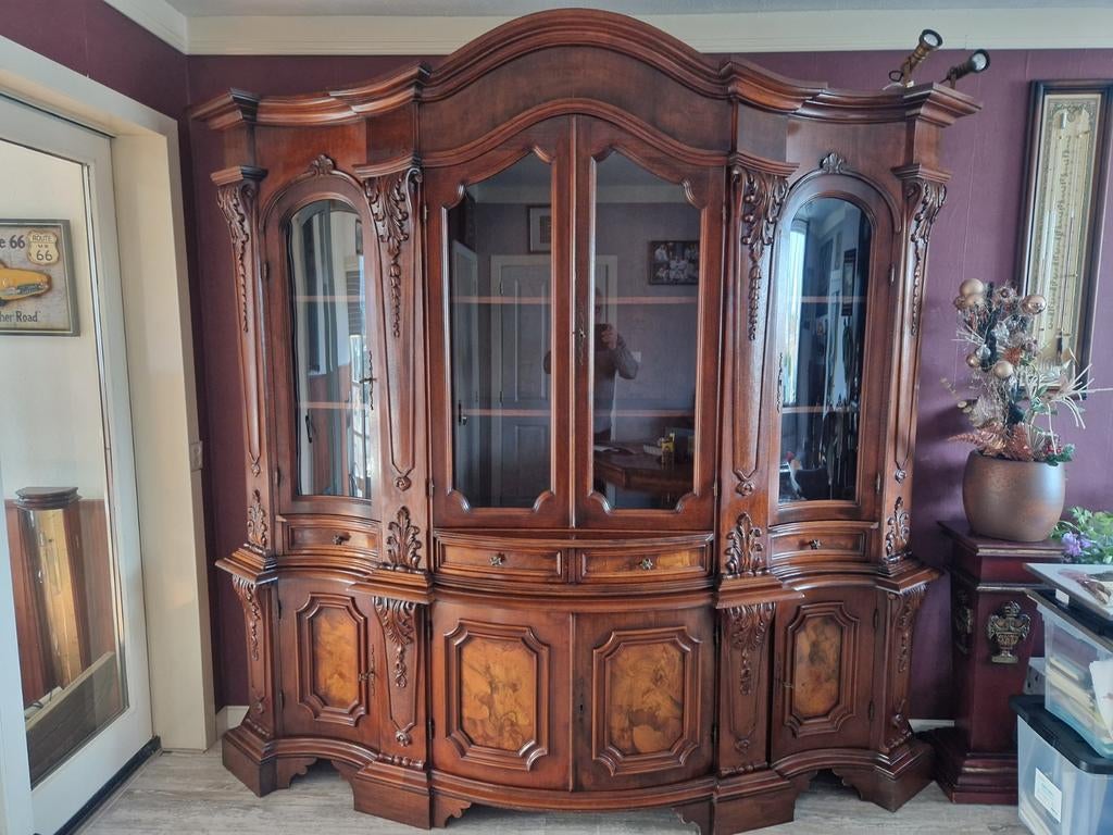 Italiaans Notenhouten,Dressoir/BibliotheekMeubel, Antiek en Kunst, Antiek | Meubels | Kasten, Ophalen of Verzenden