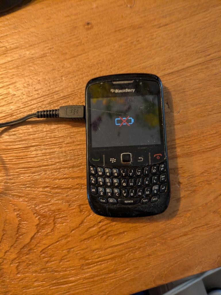 Blackberry  defecte batterij compleet met doos en oplader, Telecommunicatie, Mobiele telefoons | Blackberry, Ophalen of Verzenden