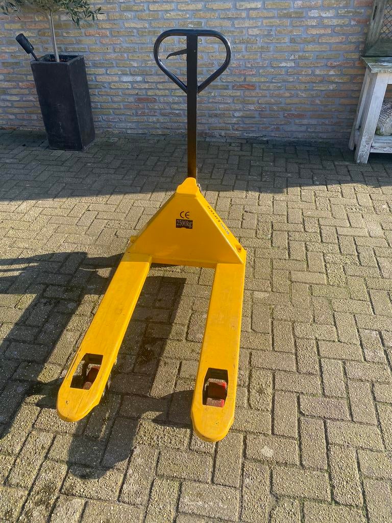 Pompwagen te huur.
