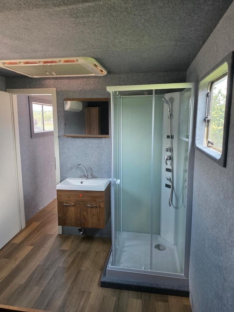 In prijs verlaagd!!!! Woontrailer / Tinyhouse 4 personen, Buscamper of Camperbus, Reservewiel, Diesel, Particulier