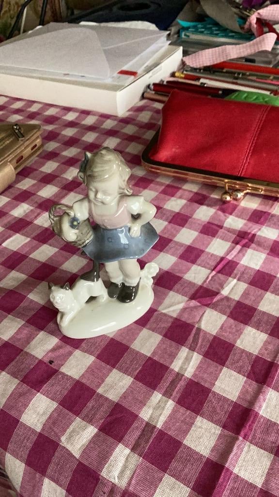 Poezen meisje, Verzamelen, Beelden en Beeldjes, Verzenden, Zo goed als nieuw