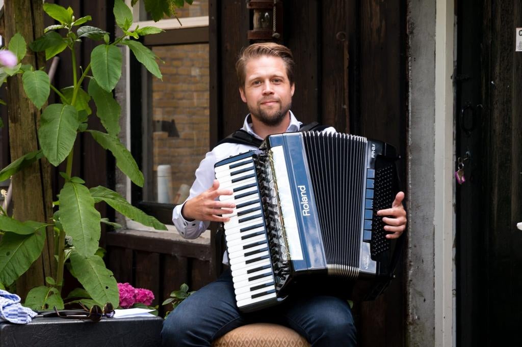 Accordeonist Lute Stoelwinder    🪗    accordeon muziek, Solo-artiest