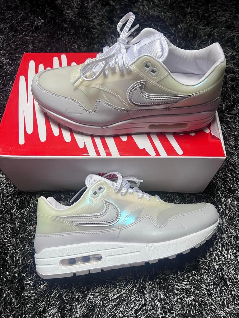 Nike Air Max 1 SNKRS Day 8820 maat 42,5, Ophalen of Verzenden, Zo goed als nieuw, Wit, Sneakers of Gympen