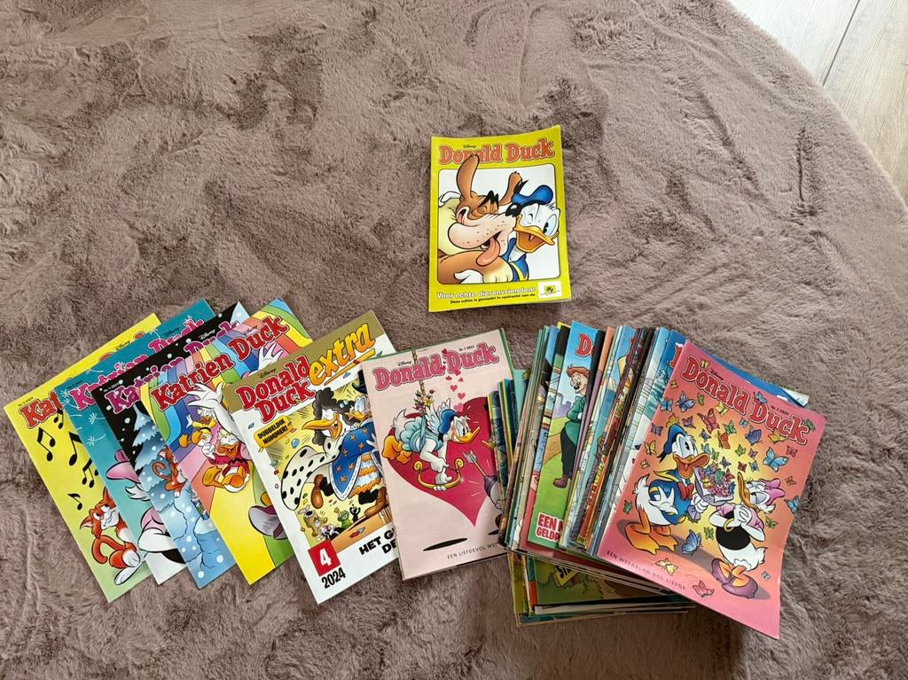 Stapel Donald Duck’s en Katrien Duck jaargang 2023 -2024, Meerdere stripboeken, Ophalen of Verzenden, Zo goed als nieuw