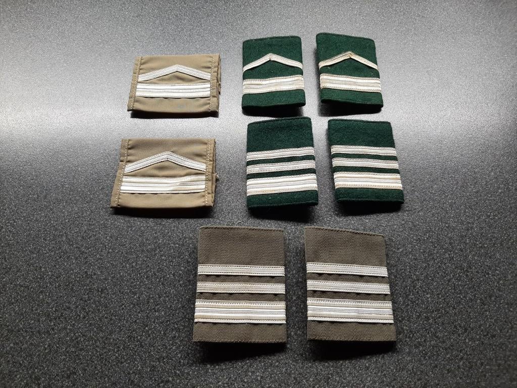 Militair  -  Buitenland  /  schouderrangen  divers., Ophalen of Verzenden, Landmacht, Nederland, Embleem of Badge
