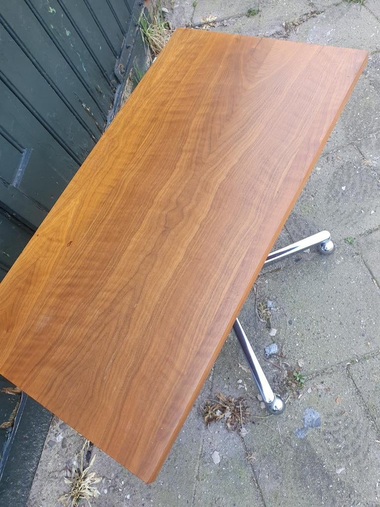 Vintage bijzettafel chromen poten teak blad, Ophalen, Seventies, Zo goed als nieuw, 75 cm of meer
