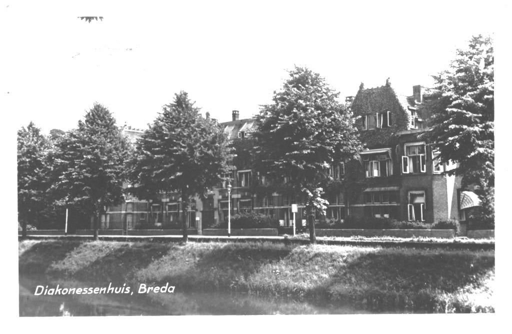 966290 Breda Ziekenhuis Diaconessenhuis 1954 Postzegel afgew, Verzamelen, Ansichtkaarten | Nederland, Ophalen of Verzenden, 1940 tot 1960