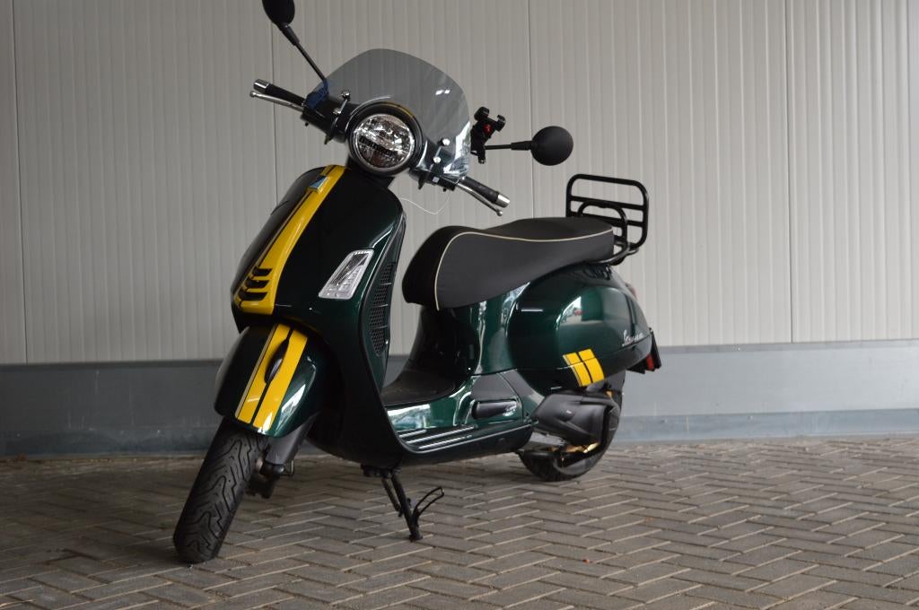vespa GTS300 Super Sixies | 2020 | 3.379km |, Motoren, Motoren | Piaggio, Particulier, Scooter, 12 t/m 35 kW, 1 cilinder, Minimaal motorrijbewijs A1