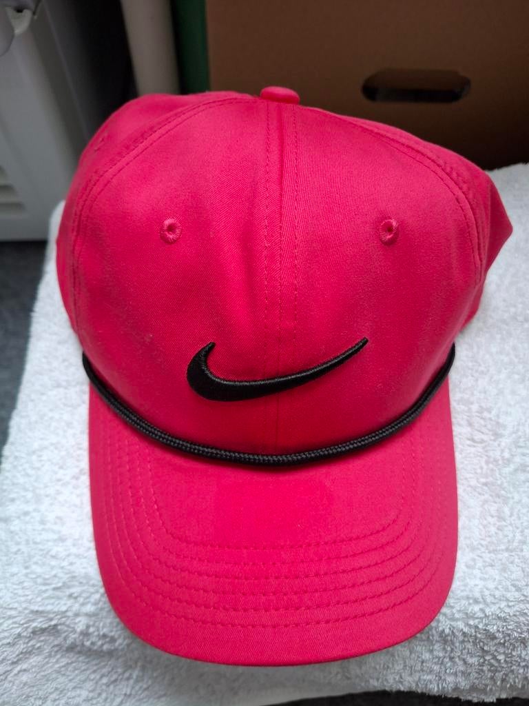 Nike cap pet, nieuw, kaartje zit er nog aan, Nike, Nieuw, Pet, One size fits all
