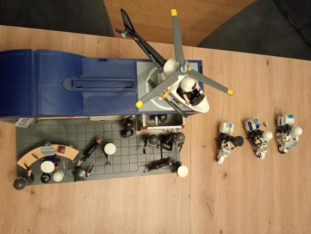 Playmobil set 5685 + 5916 politiebureau, Kinderen en Baby's, Speelgoed | Playmobil, Zo goed als nieuw, Complete set, Ophalen