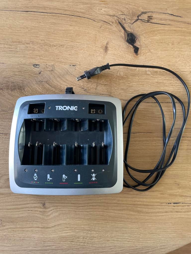 Tronic Batterijlader - Goed Onderhouden, Audio, Tv en Foto, Ophalen of Verzenden, Gebruikt, Oplaadbaar