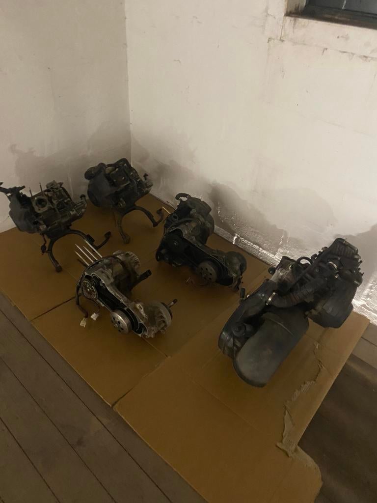 Piaggio 4t/2t onderdelen, Ophalen of Verzenden, Zo goed als nieuw, Blok