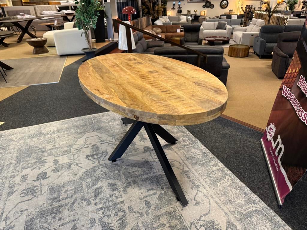 Eettafel ovaal 160cm. met spinpoot Direct/leverbaar E-7062, Overige houtsoorten, #Eettafel#Ovaal#160cm#Manghout#Spinpoot#Meubel