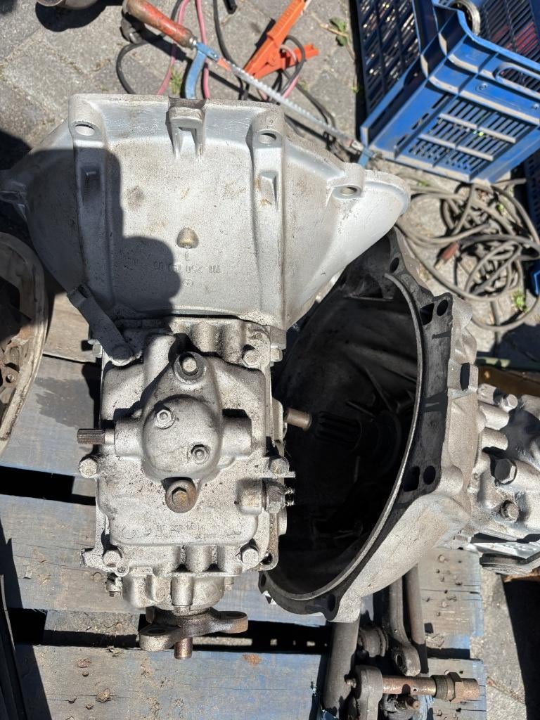 Mercedes  w110 /w111 versnellingsbak, Ophalen, Mercedes-Benz