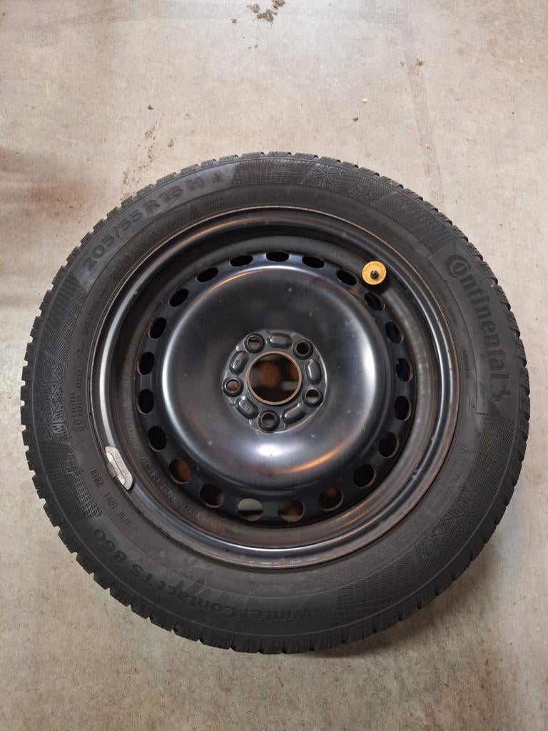 Winterbanden Continental 205/55/16 op stalen velg, Ophalen, 16 inch, Banden en Velgen, 205 mm