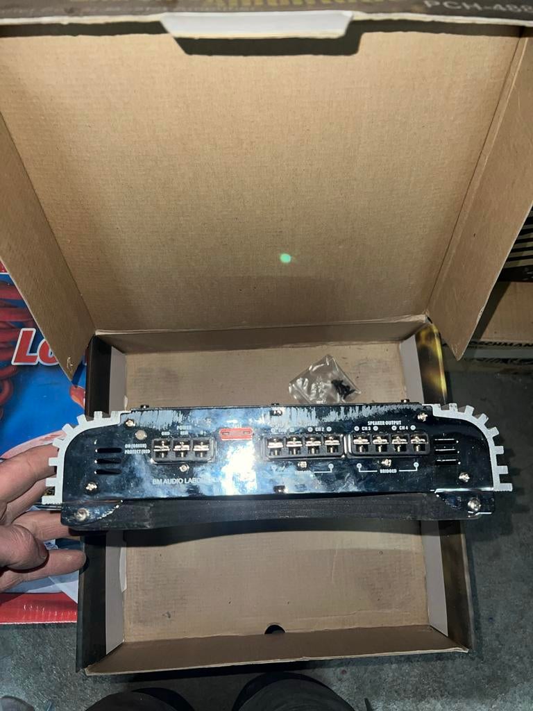 Boschmann 900 Watt Versterker - Goedkoop!, Auto diversen, Autospeakers, Ophalen of Verzenden, Gebruikt