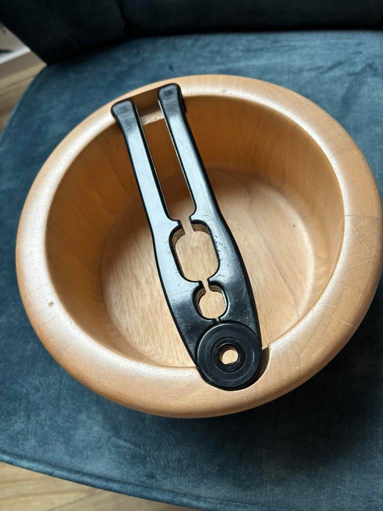 Houten notenbak met kraker, Ophalen of Verzenden, Gebruikt