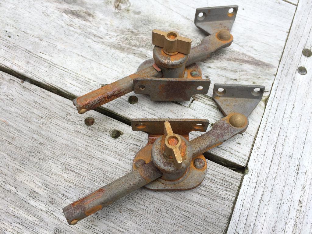 2 ouderwetse metalen raamuitzetters oud huis raamuitzetter, Ophalen of Verzenden, Gebruikt, 100 tot 250 mm, Overige typen