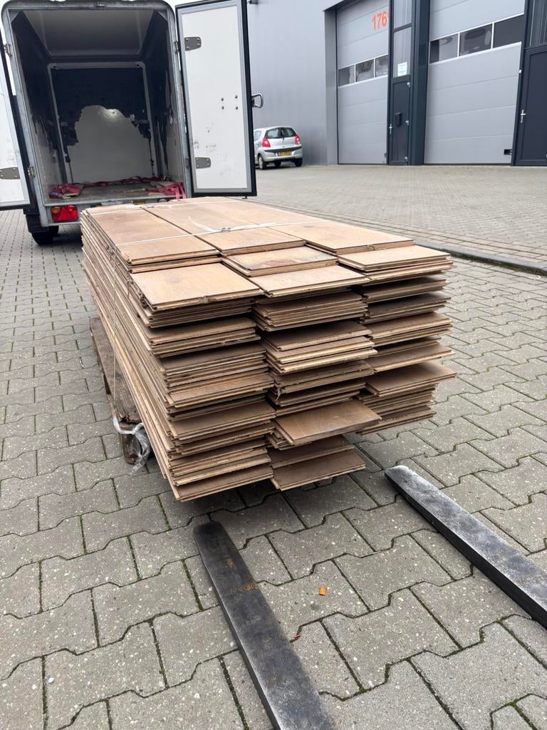 42 m2 eiken multivloer. 22 cm breed 15 mm dik toplaag 4 mm, 2e hands producr, Gebruikt, 2e hands product, 2e hands product