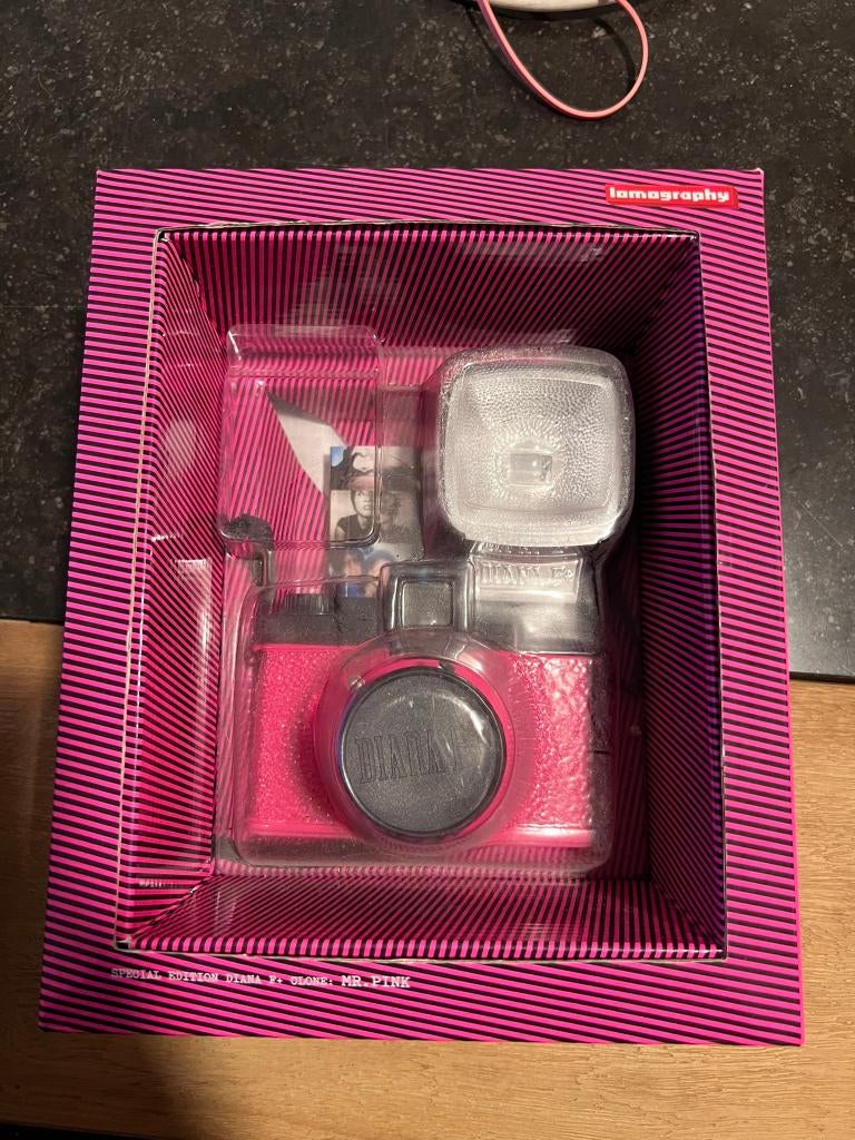 Lomography Diana F+ Mr. Pink originele doos, Ophalen of Verzenden, Zo goed als nieuw, Compact, Overige Merken