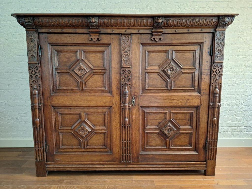 Renaissance kast (17de eeuw), Antiek en Kunst, Ophalen