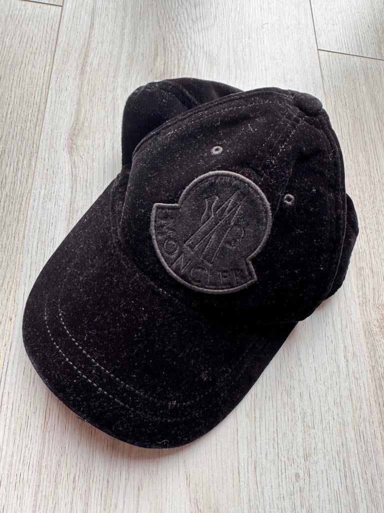 Mooie nieuwe zwarte Moncler pet, Ophalen of Verzenden, Nieuw, One size fits all, Pet