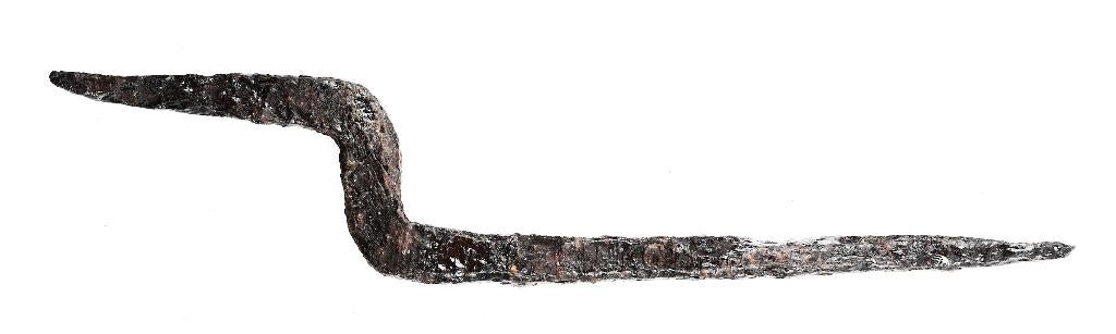 Romeinse scherpe pijlpunt L130mm b25,5mm      b946, Ophalen of Verzenden, Landmacht, Nederland