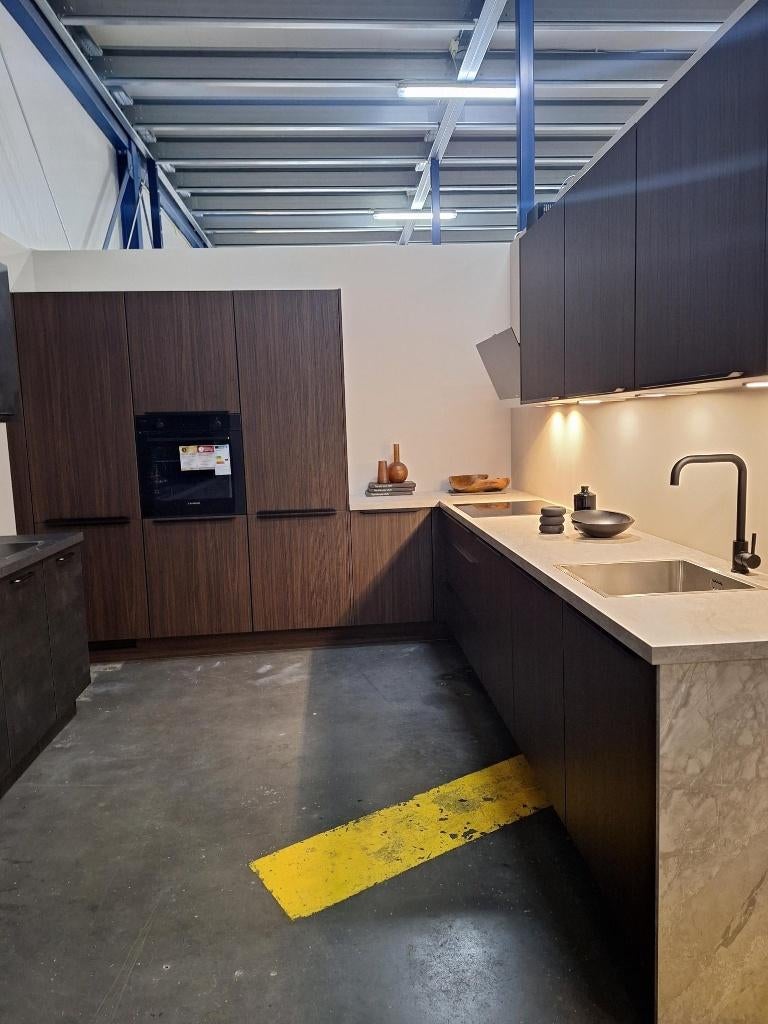 Complete Nieuwe keuken met apparatuur – Keuken Ariana, Huis en Inrichting, Ophalen of Verzenden, Nieuw, Hoekkeuken, Met kookeiland