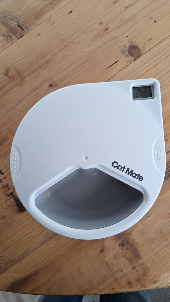 Cat Mate voerautomaat met timer voor katten en kleine honden, Ophalen of Verzenden, Automatisch, Zo goed als nieuw