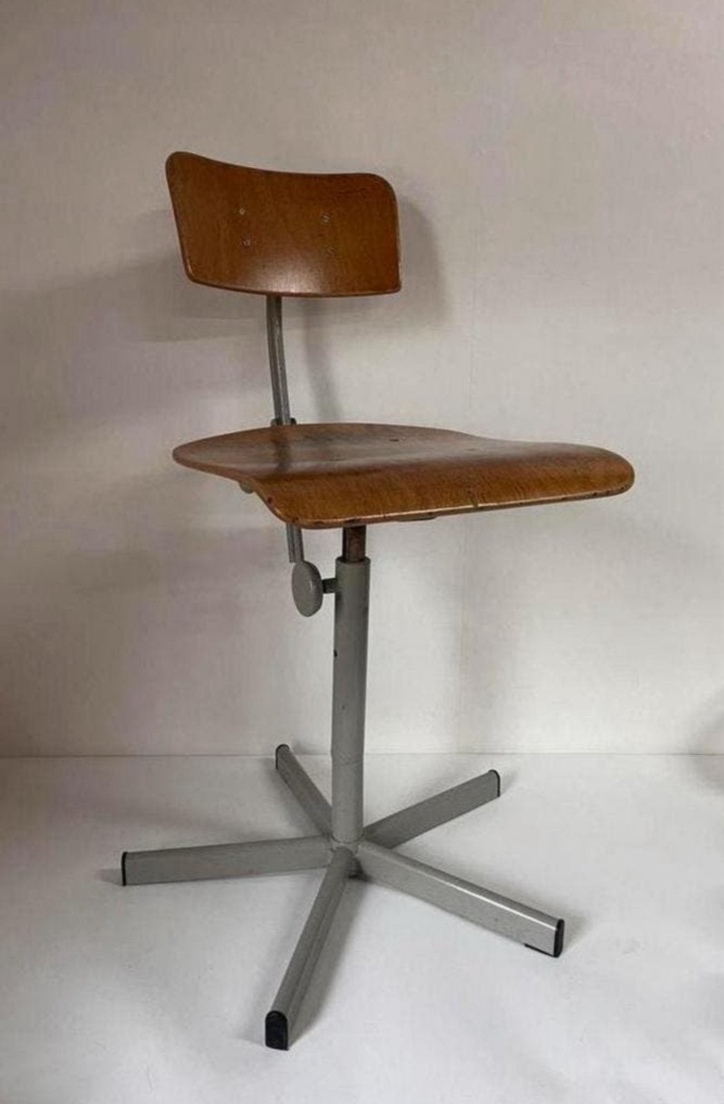 Vintage industriele Ahrend De Cirkel tekenstoel Friso Kramer, Ophalen of Verzenden