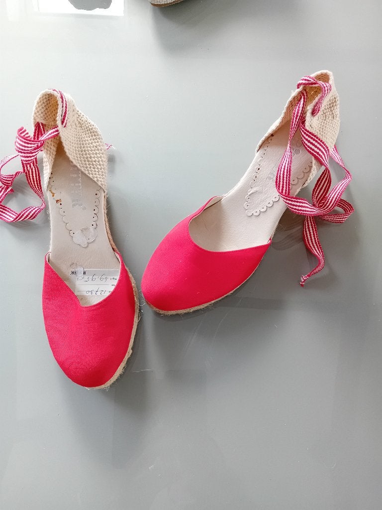 Nieuwe prachtige pumps en sandalen in maat 38, Kleding | Dames, Schoenen, Overige kleuren, Nieuw, Ophalen of Verzenden, Sneakers of Gympen