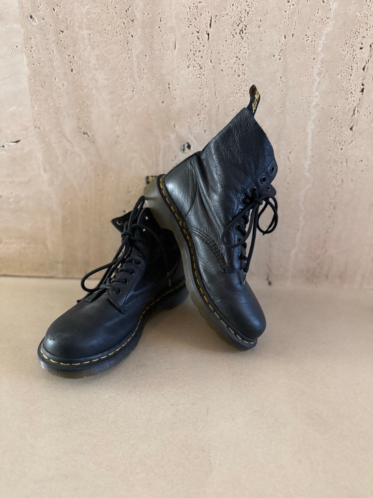 Dr. Martens Original 1460 PASCAL - 40 EU, Zwart, Lage of Enkellaarzen, Ophalen of Verzenden, Gedragen