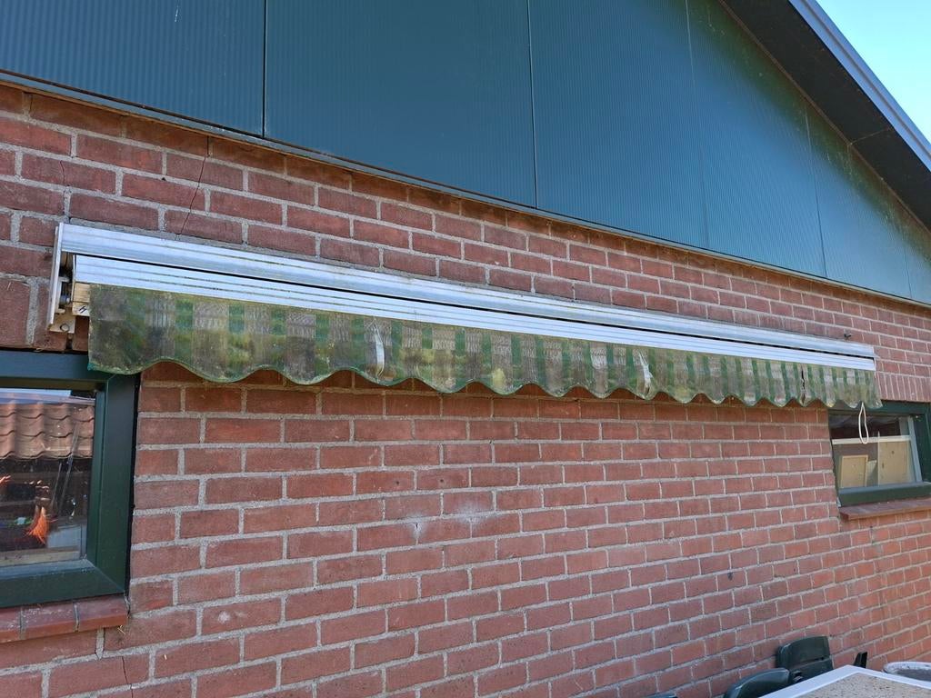 Zonnescherm 4 meter breed - voorste flap moet vervangen, Ophalen, Gebruikt, 250 cm tot 450 cm, Overige typen