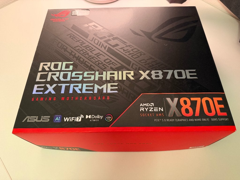 ASUS ROG CROSSHAIR X870E EXTREME, Ophalen, Zo goed als nieuw, DDR5, E-ATX