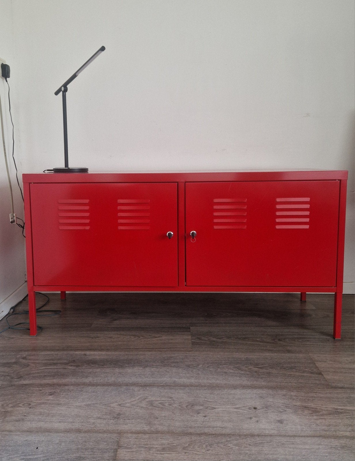 Metalen locker kastje,  rood, Ophalen, Gebruikt