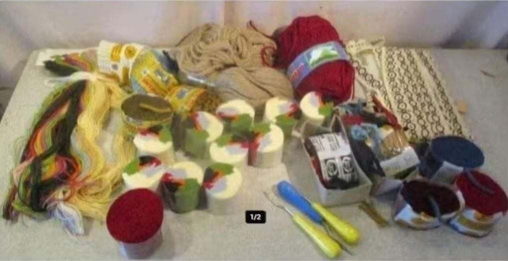 Mooi Partij Wol en ander Borduur materiaal, Hobby en Vrije tijd, Ophalen of Verzenden, Nieuw, Borduurpakket