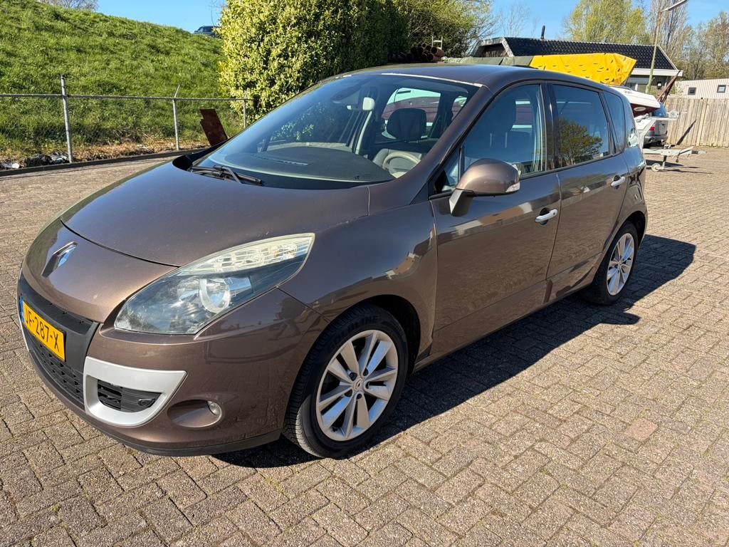 Renault Scénic 1.4 TCE 96KW 2010 Bruin, Auto's, Voorwielaandrijving, 1295 kg, 4 cilinders, Bruin