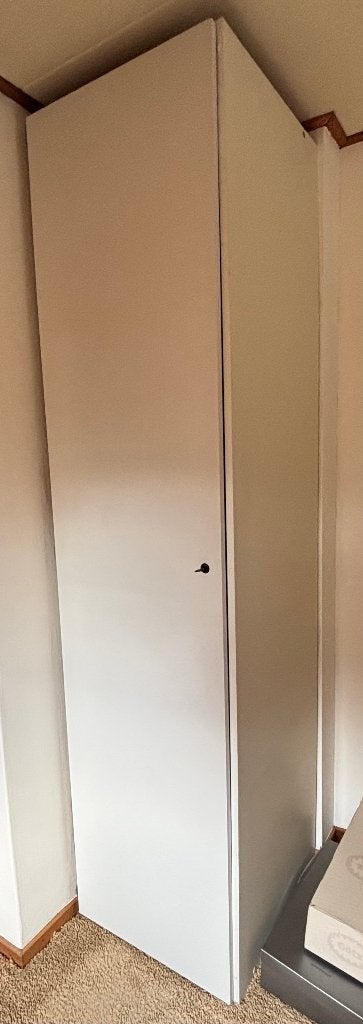 Witte enkele kleding kast van Interlübke, Huis en Inrichting, Kasten | Kledingkasten, Ophalen, Met deur(en), Gebruikt, 50 tot 100 cm