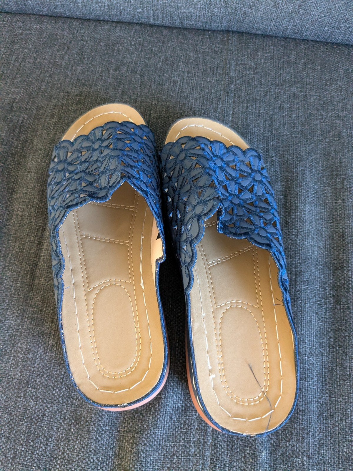Blauwe slippers met bloemenpatroon, Blauw, Instappers, Nieuw, Ophalen of Verzenden