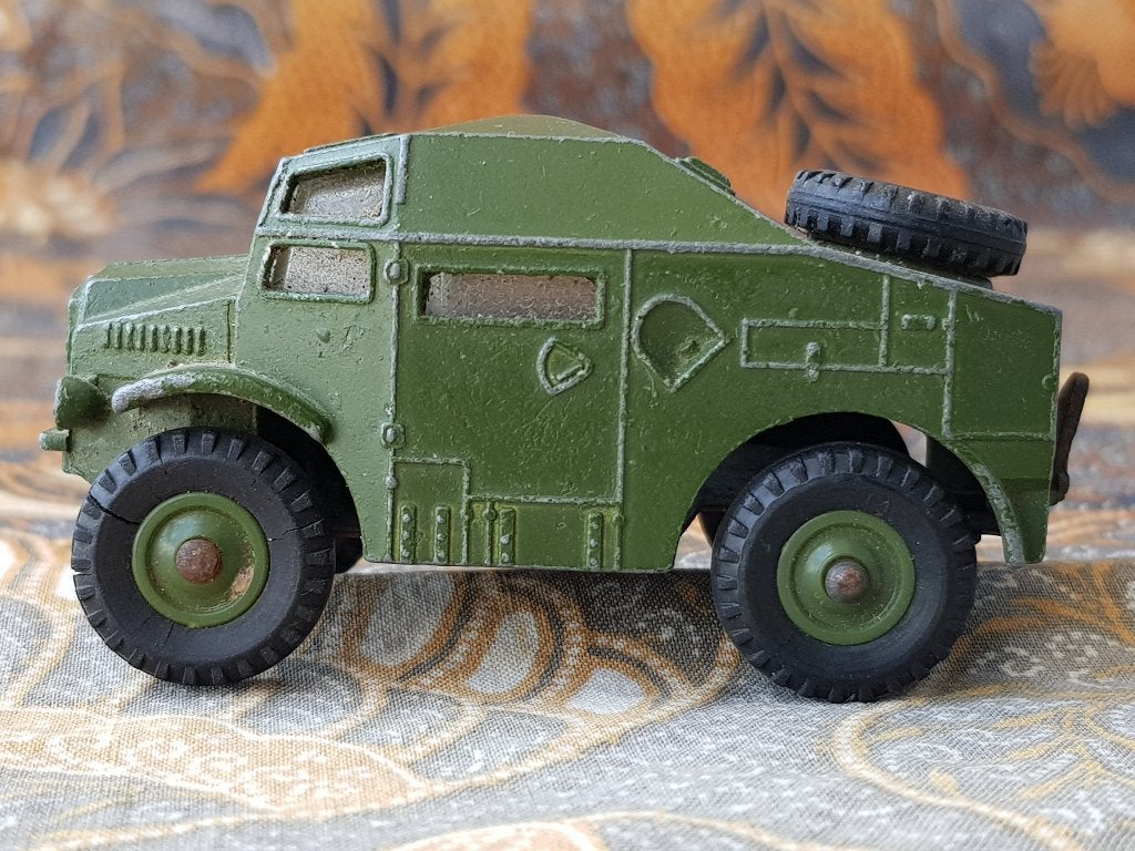 Mooi oud militaria model Dinky Toys 688 uit Engeland 7,5 cm., Ophalen of Verzenden