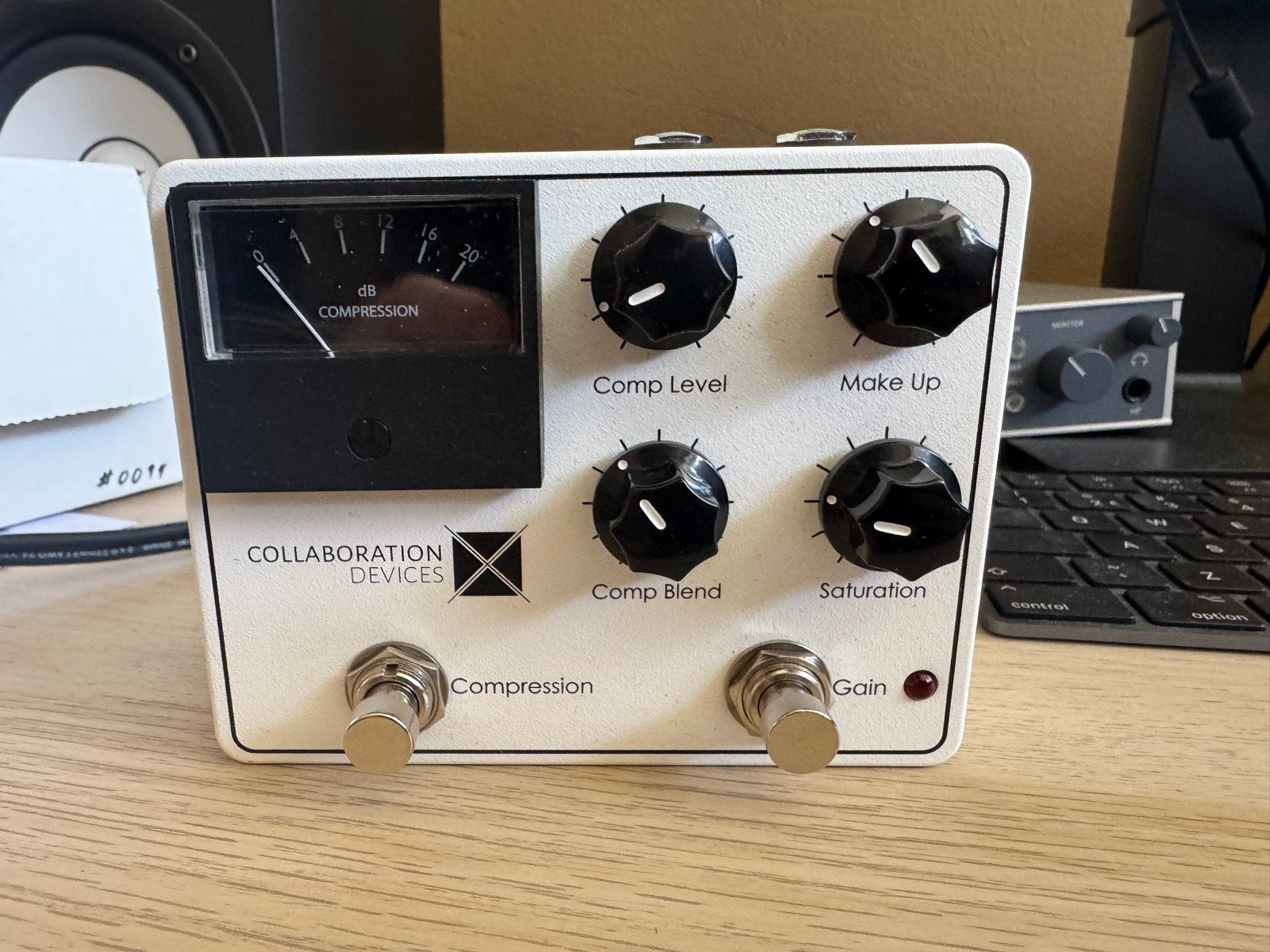 Collaboration Devices Compressor Gitaar/Bas met VR-meter, Muziek en Instrumenten, Effecten, Ophalen of Verzenden, Zo goed als nieuw