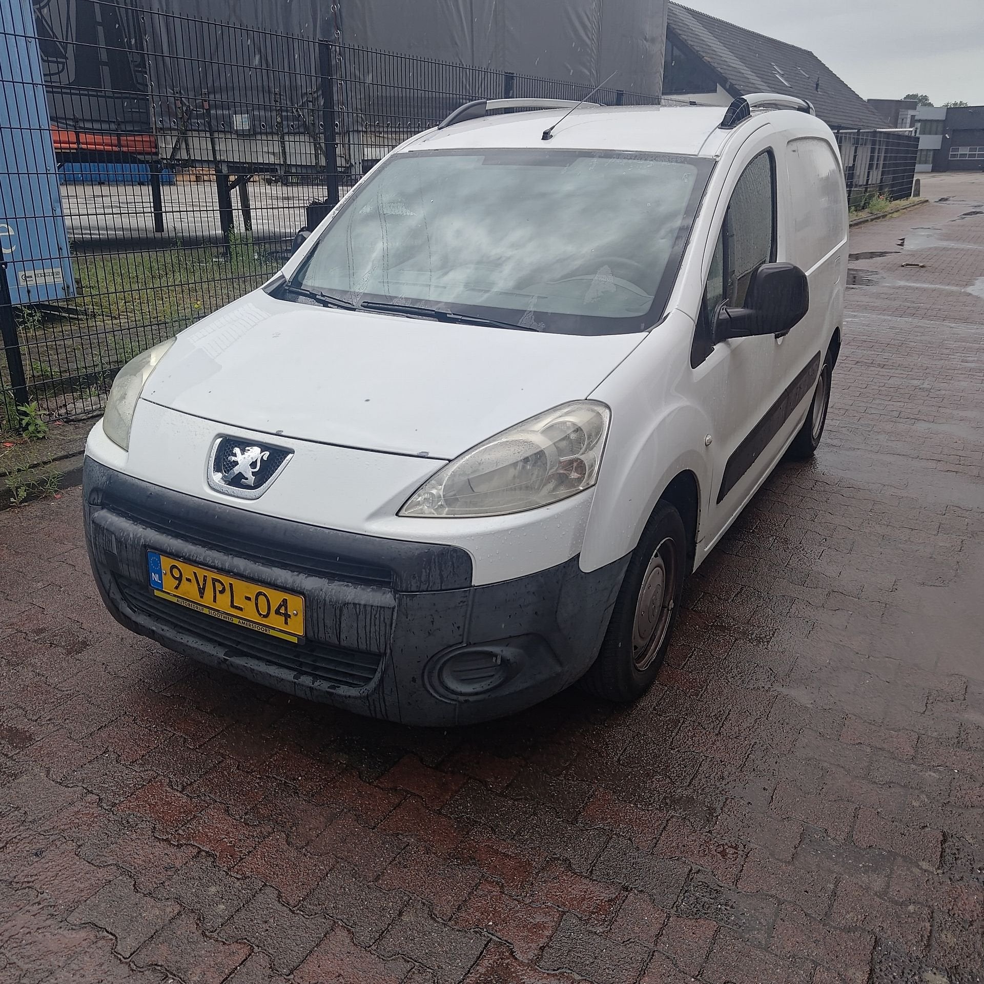 Peugeot  Partner 1.6HDI Airco Euro 4, Auto's, Bestelauto's, 74 pk, Wit, Metallic lak, Bedrijf