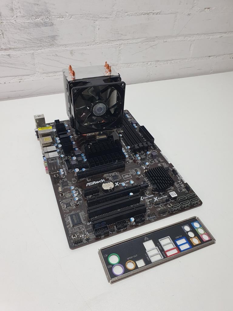 Asrock 970 Extreme3 R2.0 Moederbord + AMD FX-6300 Processor, ., DDR3, Ophalen of Verzenden, .