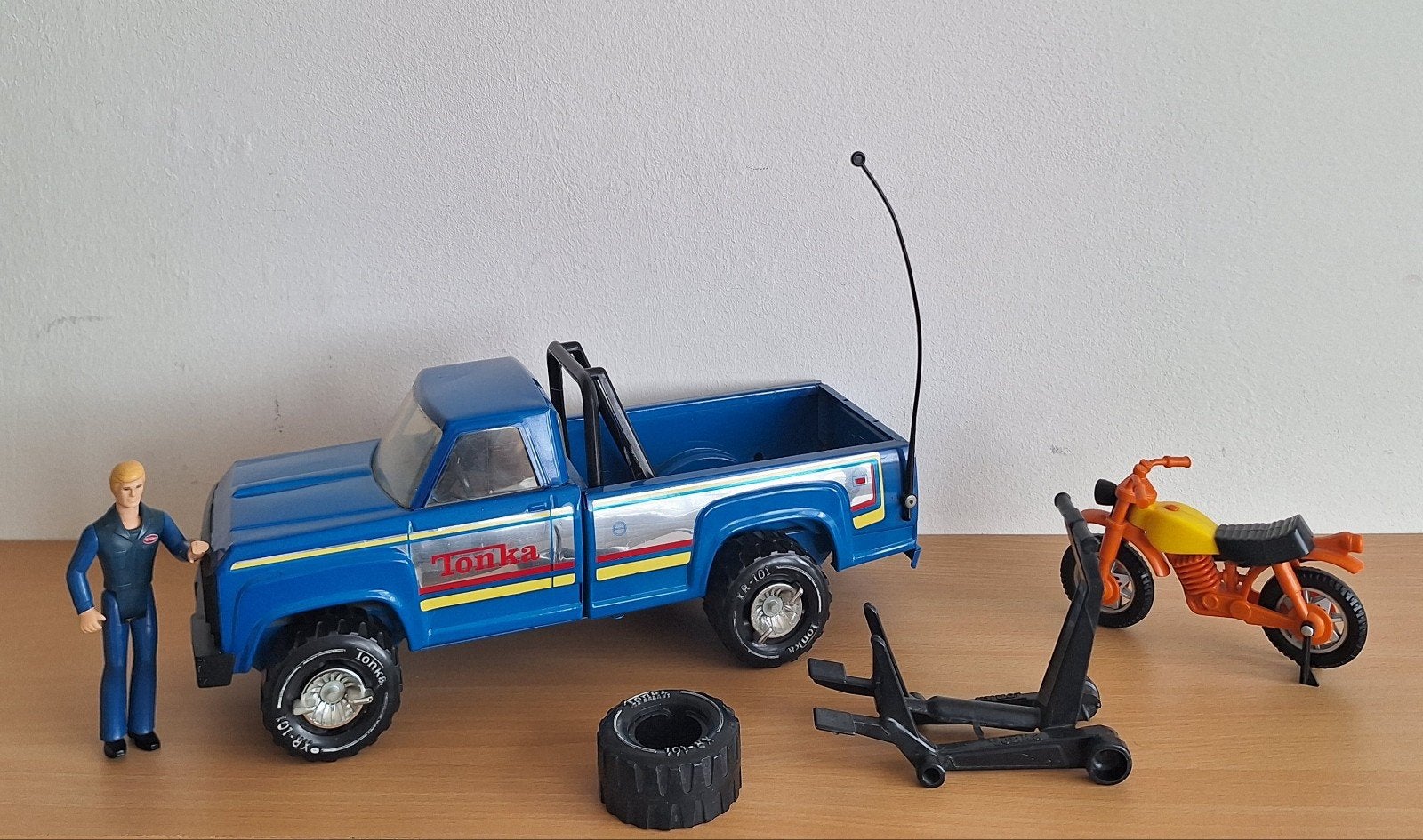 te koop Tonka pickup truck met motor,monteur en toebehoren, Ophalen of Verzenden, Zo goed als nieuw, Auto, Overige merken