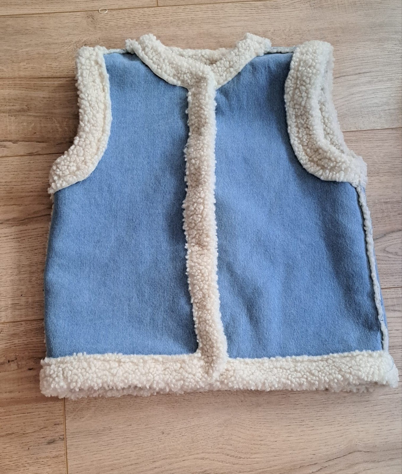 Hema Bodywarmer met schapenwol - Maat 146/152, Kleding | Dames, Bodywarmers, Ophalen, Blauw, Zo goed als nieuw, Maat 36 (S)