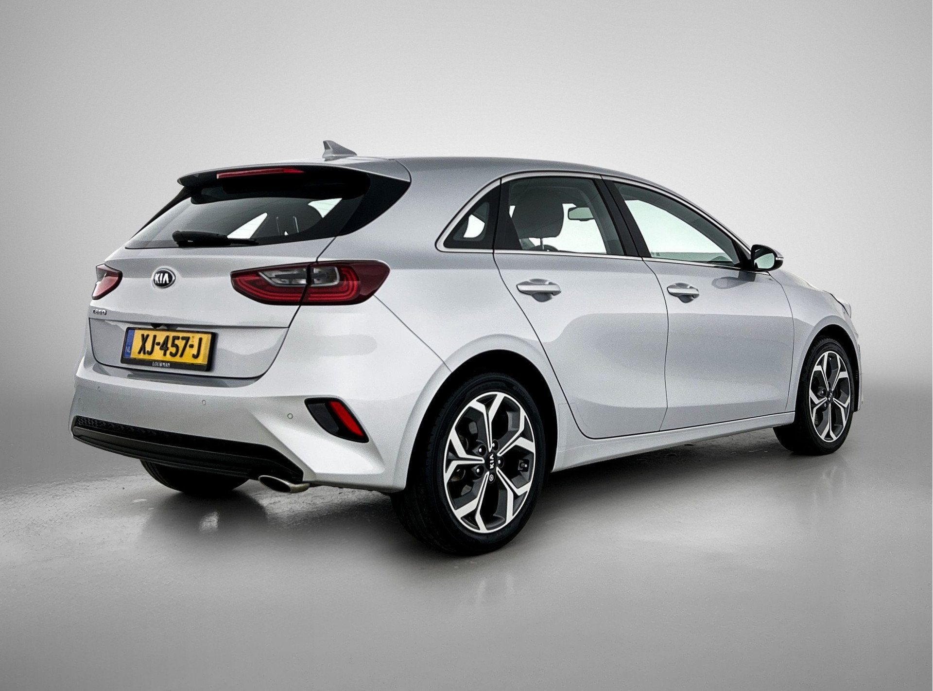 Kia Ceed 1.4 T-GDi DynamicLine | Navigatie | 17' LM Velgen |, Auto's, Kia, 12 maanden, Stof, 4 cilinders, Bedrijf