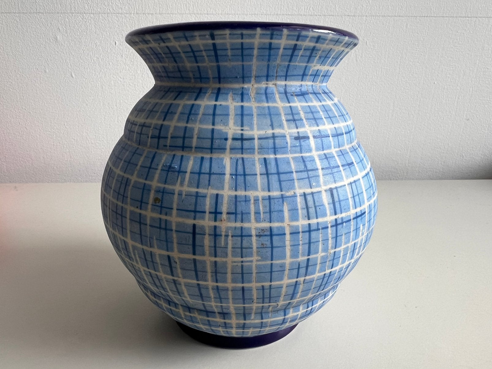 Vintage Amphora vaas – blauw rasterdecor – gemerkt – 14,2 cm, Ophalen of Verzenden