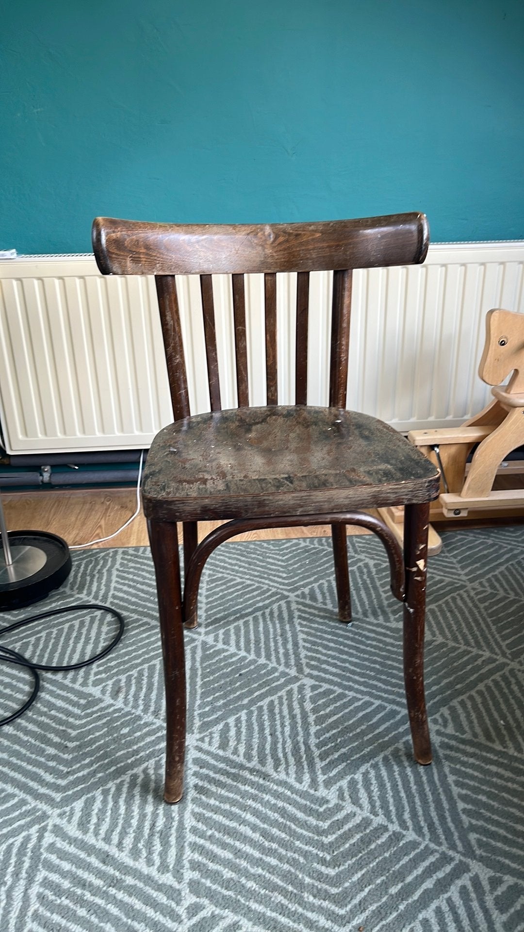 Oude ‘cafestoel’, Huis en Inrichting, Stoelen, Ophalen, Bruin, Zo goed als nieuw, Eén