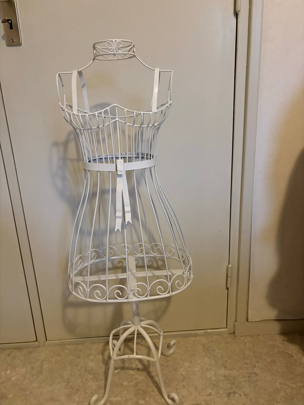 Decoratieve paspop / mannequin wit metaal, Ophalen of Verzenden, Metaal, Wit, Klassiek